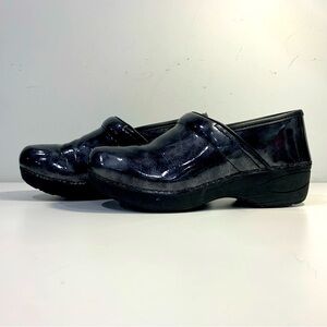 Dansko Clogs XP 20 Slip On Abstract Patent Gray Nurse Medical Size 36/5.5-6
